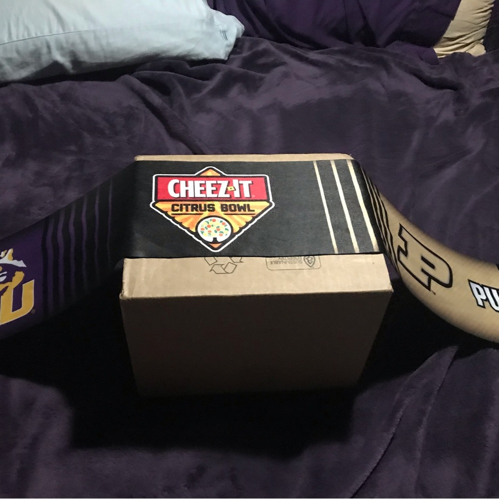 2023 Citrus Bowl dueling Scarf lsu Purdue